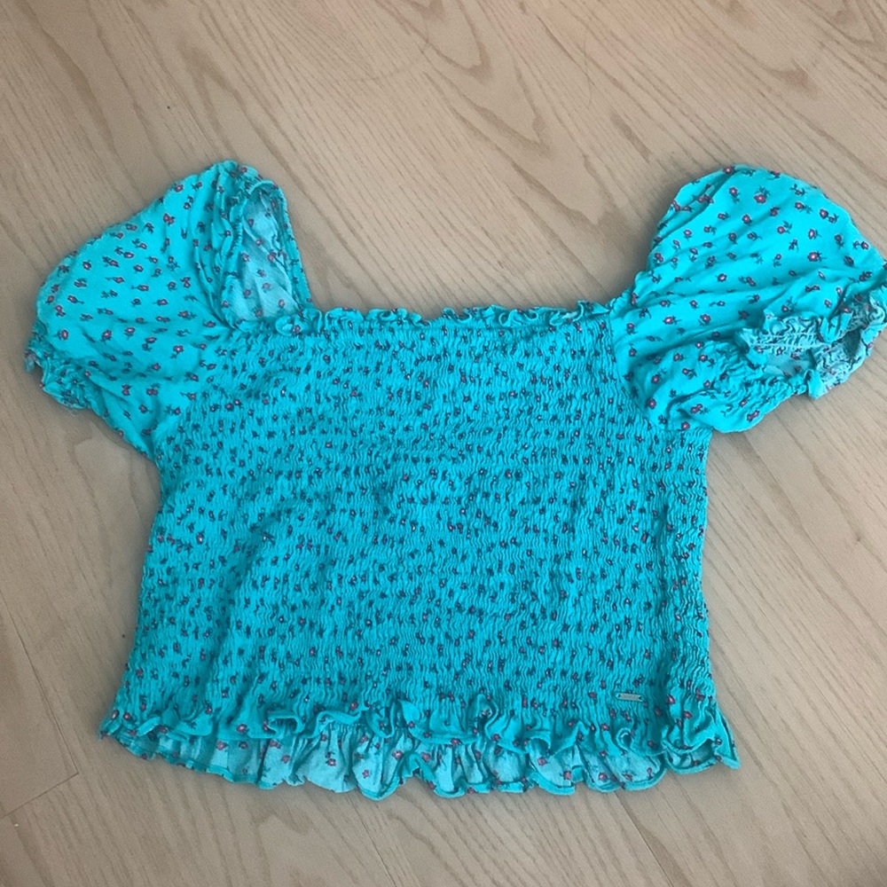 Guess blue top